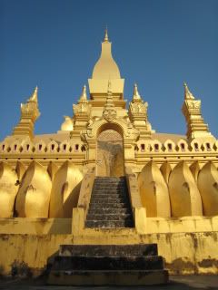 pha tat luang4