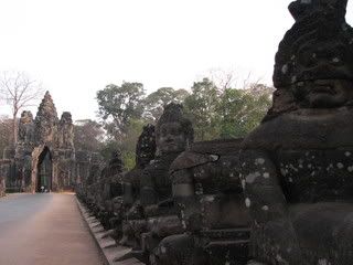 south gate of angkor thom2