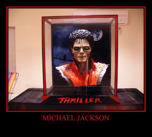[Image: thriller023.jpg]