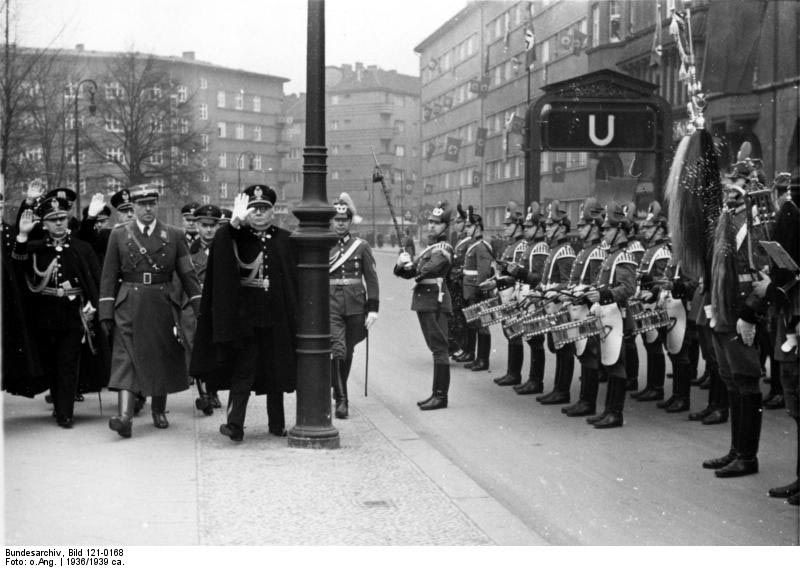 Bundesarchiv_Bild_121-0168_Berli-1.jpg