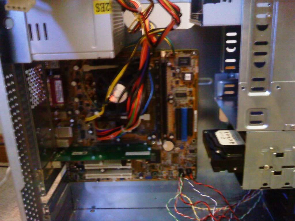 These Private Computer Repair Technicians Provide A Range Of Computer Repair Services Including Spyware Removal Program Hardware Installation Wireless