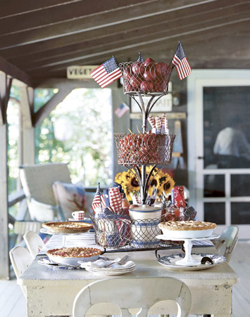 Mud Pie Studio: 101 Ways to Decorate Tiered Plate Stands