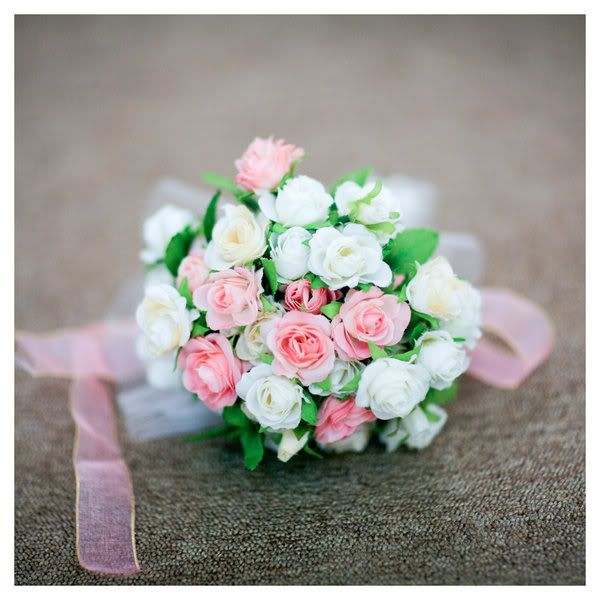 IMAGE: http://i156.photobucket.com/albums/t4/azwethinkheiz/rose_by_azwethinkheiz.jpg