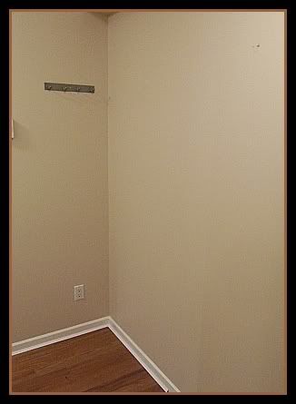 Foyer before home staging