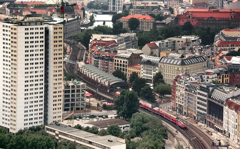 [Bild: blickvonobenaufBahnhofKopie.jpg]